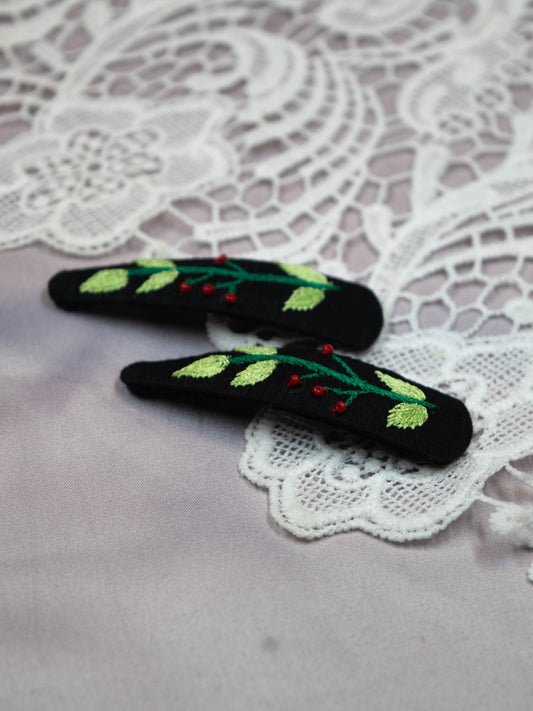 Hand Embroidered Clips (Variation 67)